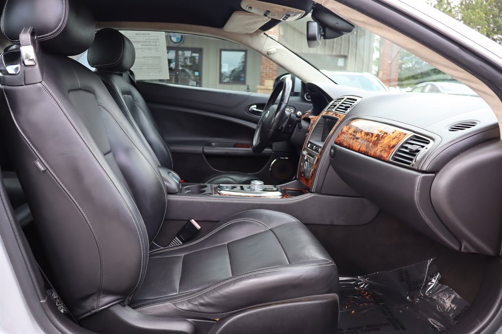 Used 2010 Jaguar XK Coupe RWD image 15