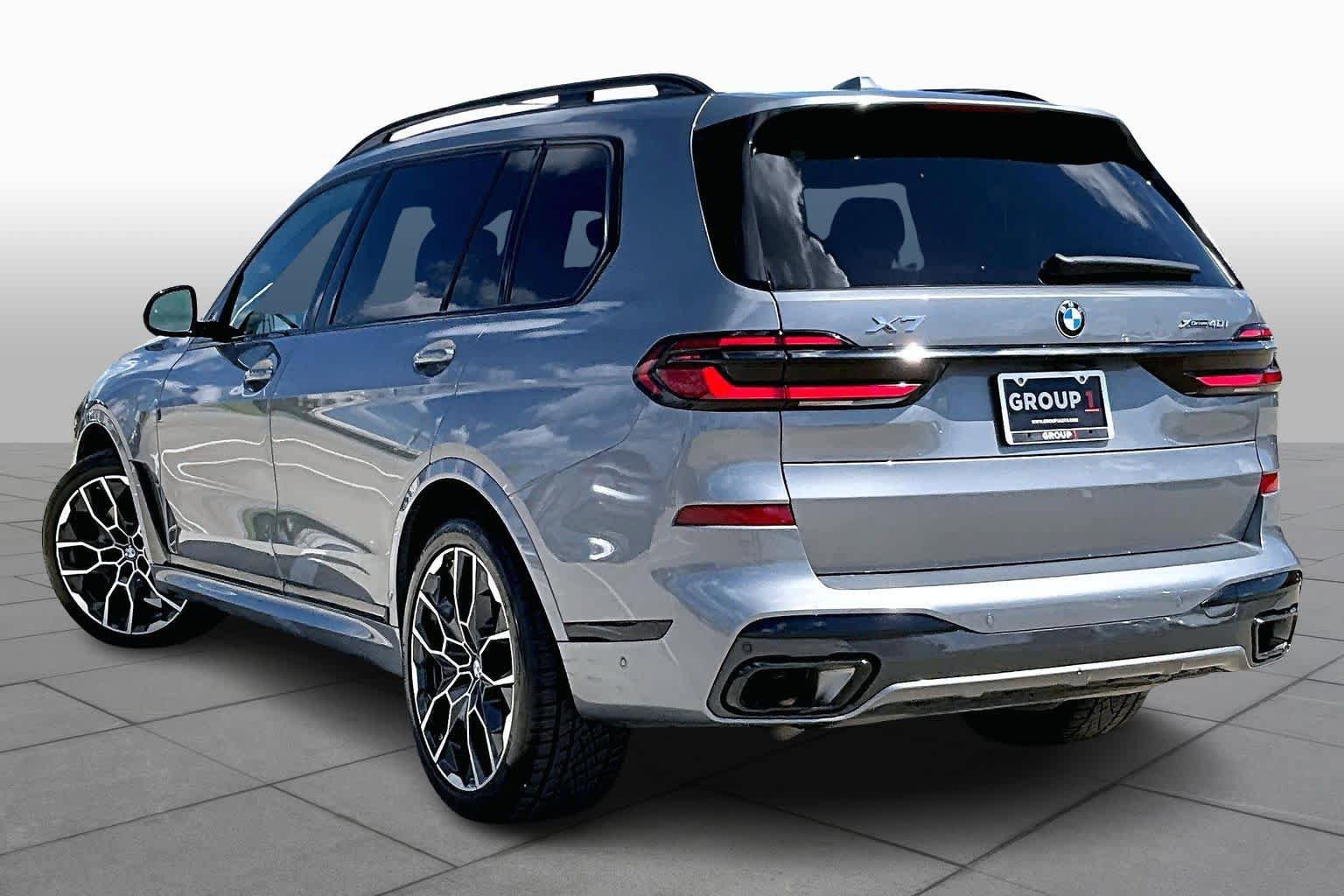 Used 2024 BMW X7 xDrive40i w/ M Sport Package AWD/4WD image 12