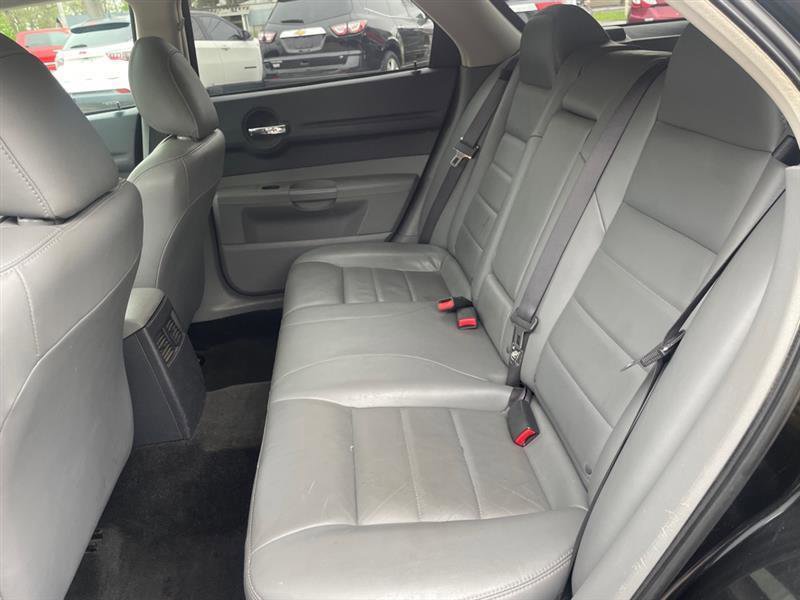 Used 2005 Dodge Magnum SXT w/ Comfort Seating Group AWD/4WD image 12