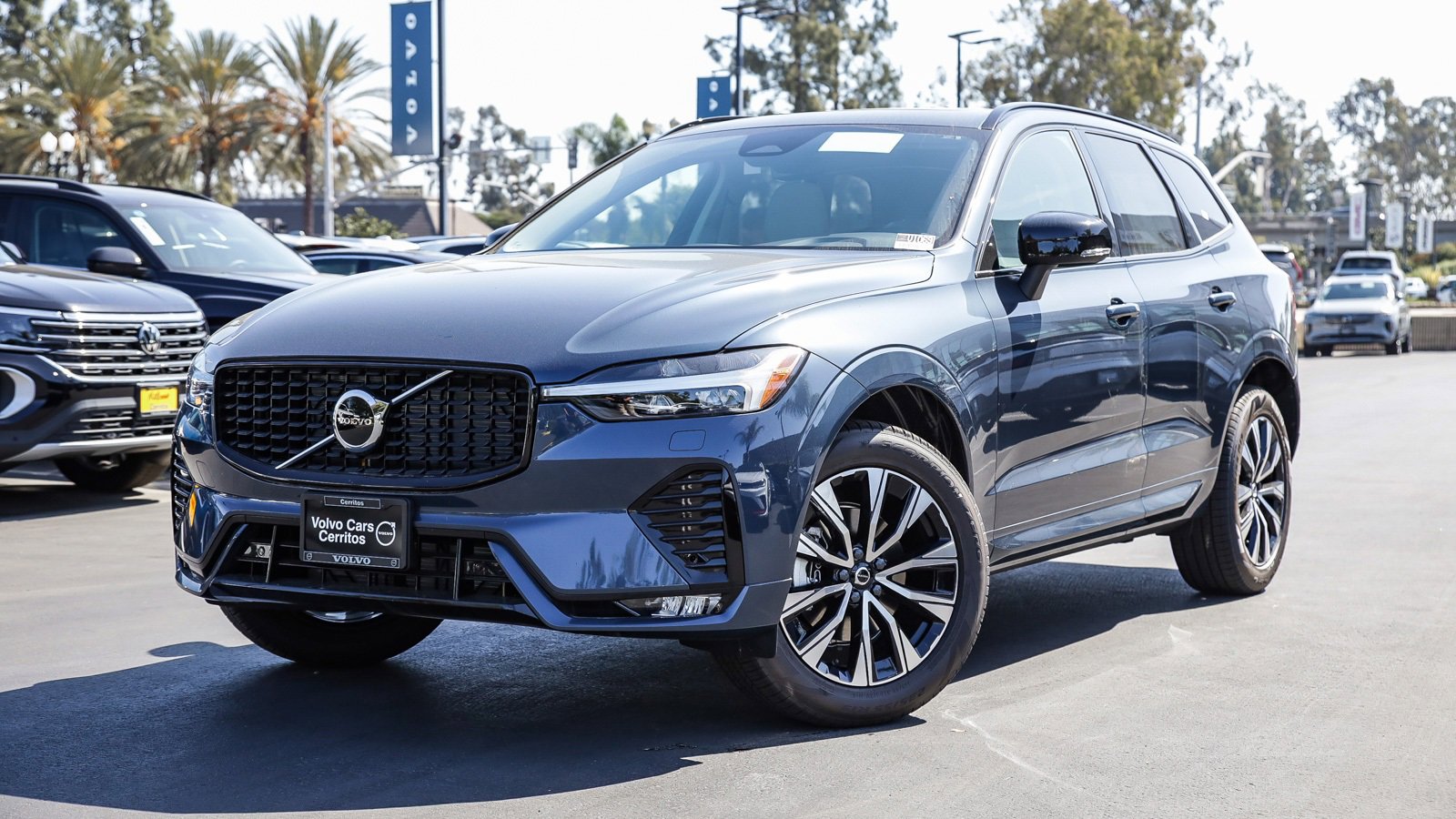New 2025 Volvo XC60 B5 Core w/ Protection Package Premier