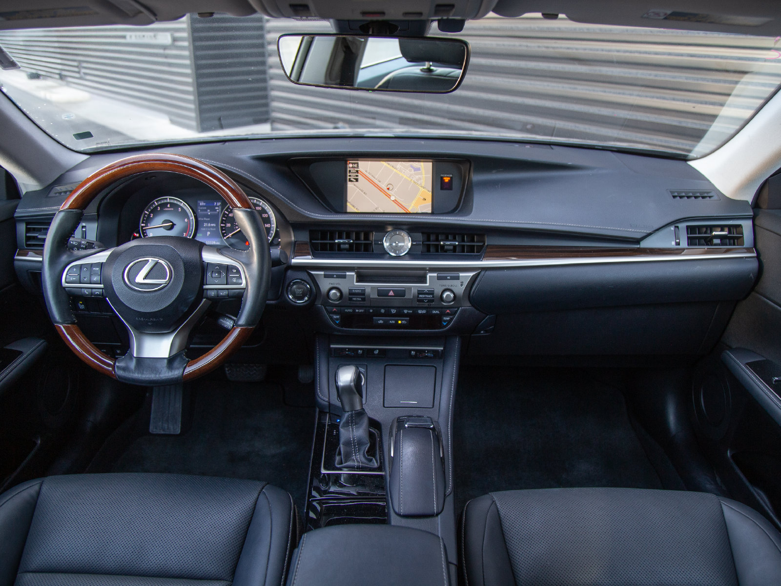 Used 2017 Lexus ES 350 FWD image 8