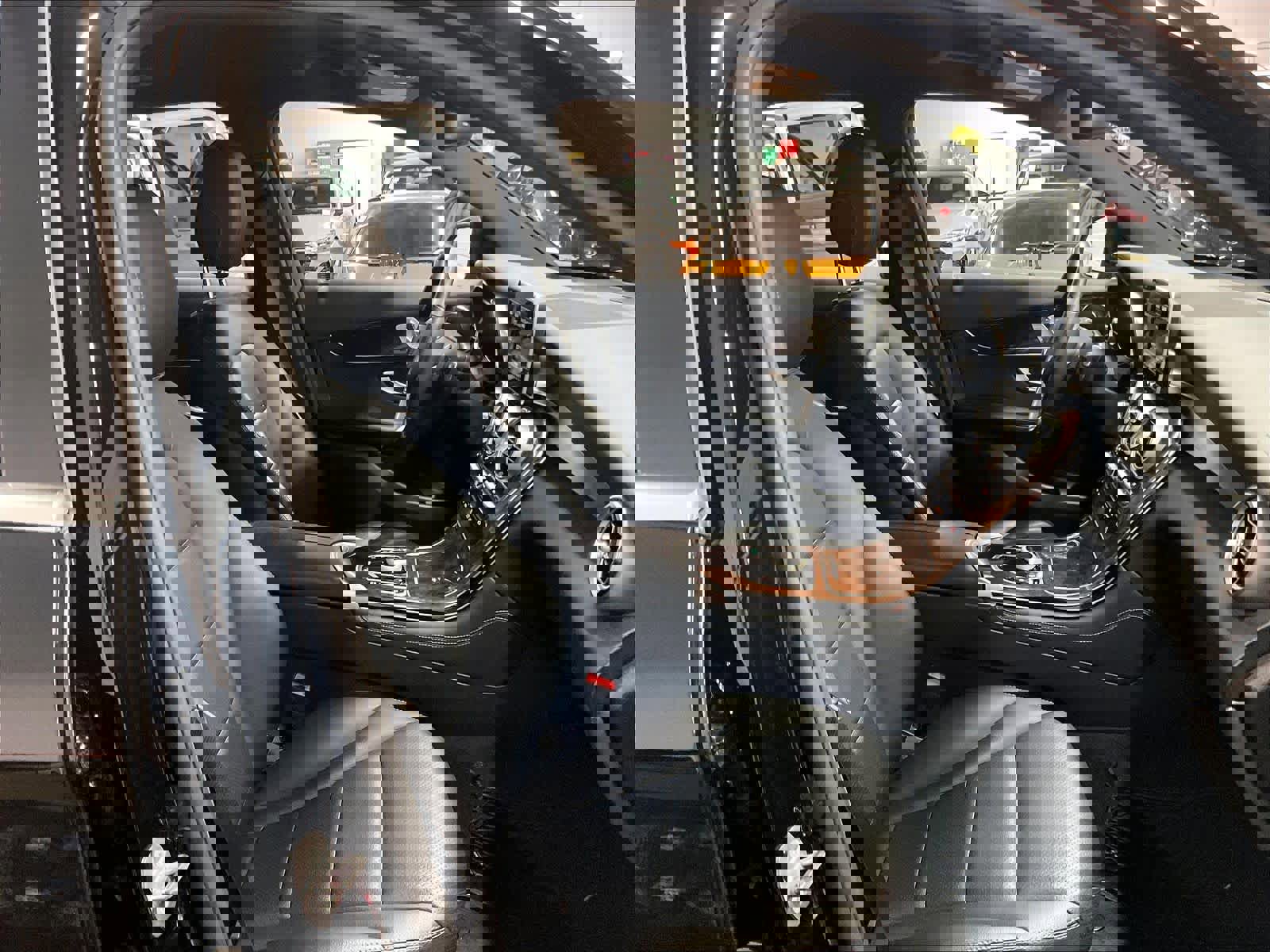 Used 2019 Mercedes-Benz GLC 300 4MATIC image 10