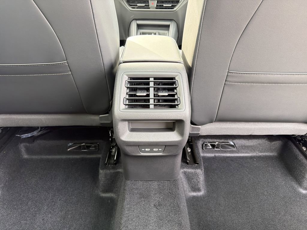 New 2026 Volkswagen Tiguan SE R-Line image 23