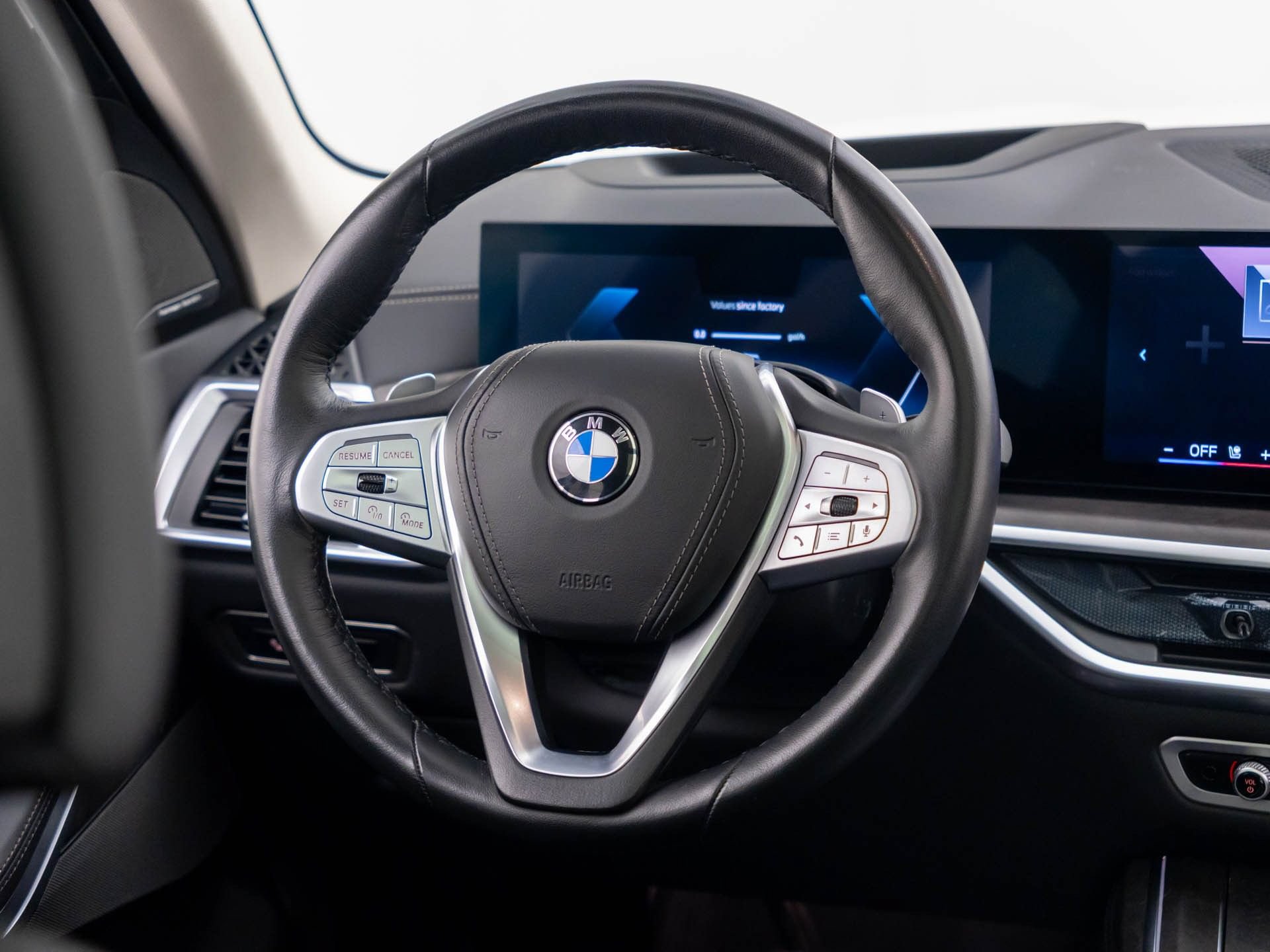 Certified 2026 BMW X7 xDrive40i AWD/4WD image 9