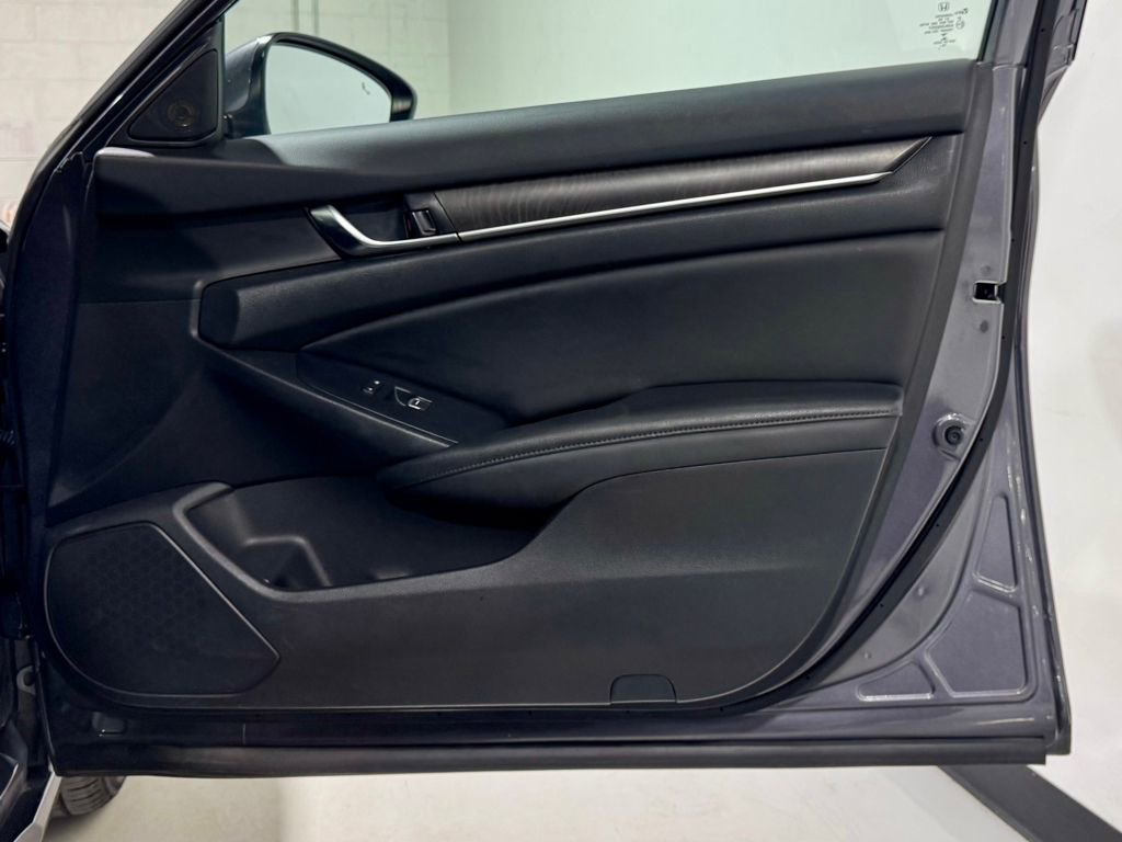 Used 2020 Honda Accord EX image 26