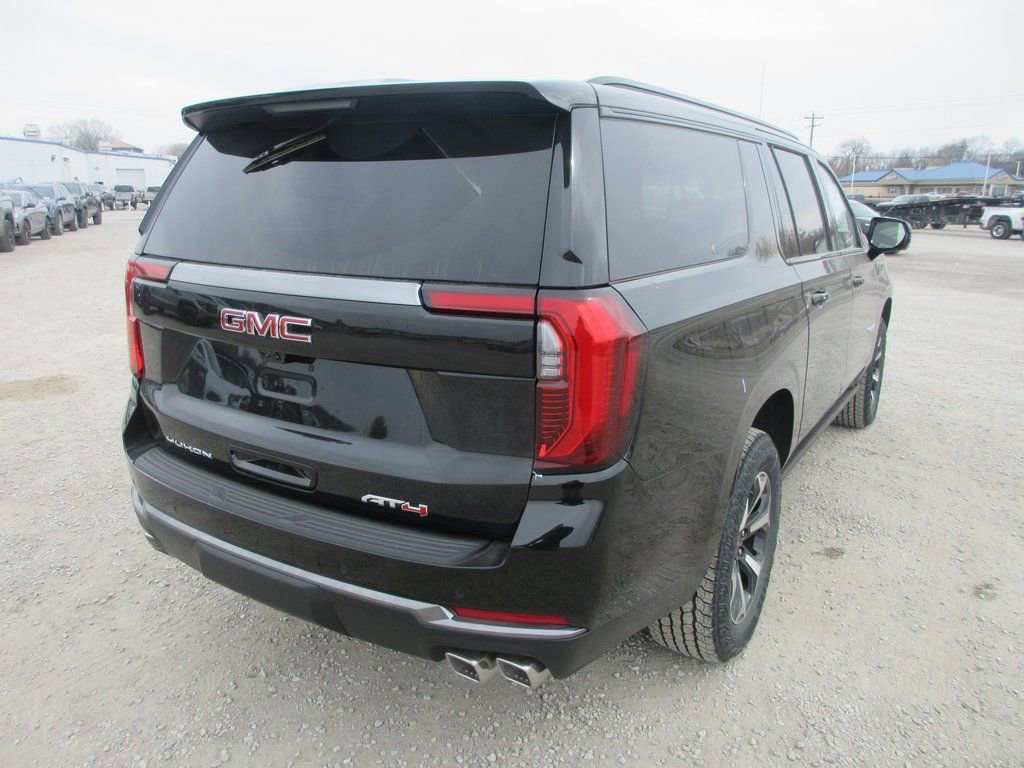New 2026 GMC Yukon XL AT4 w/ AT4 Premium Package image 4