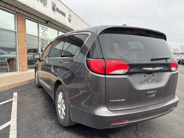 Used 2023 Chrysler Voyager LX image 5