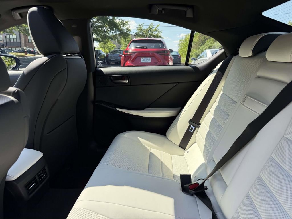 Used 2025 Lexus IS 500 RWD image 16