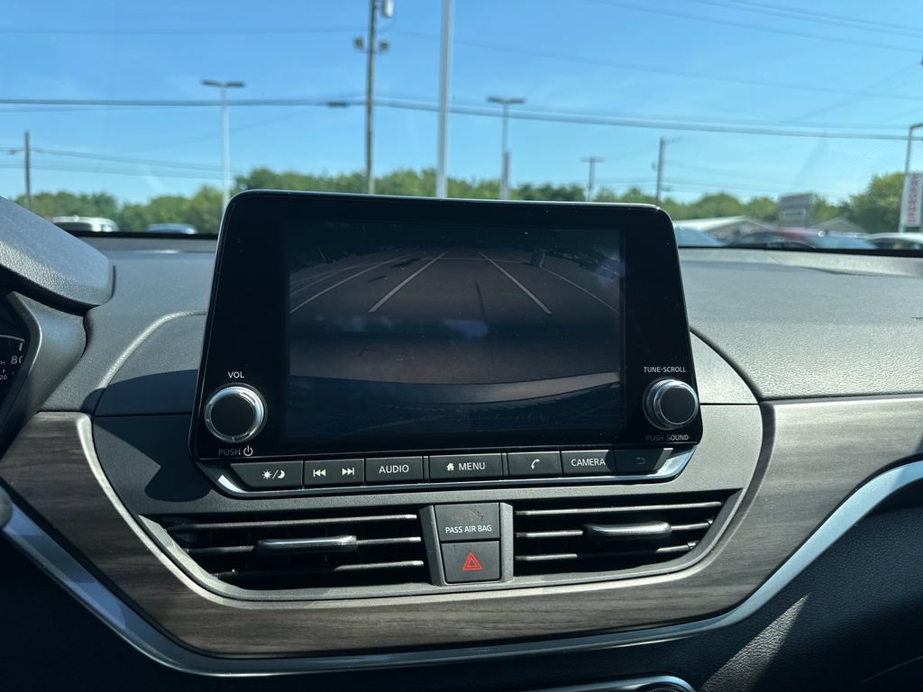Used 2025 Nissan Altima 2.5 SV FWD image 24