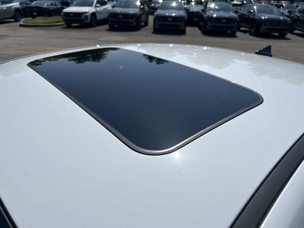 Certified 2023 Hyundai Elantra Limited FWD image 12