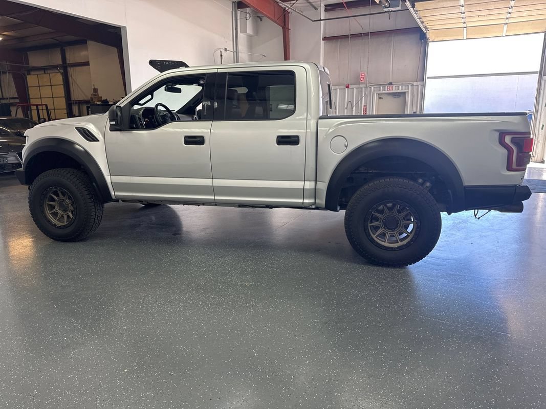 Used 2017 Ford F150 Raptor w/ Equipment Group 802A Luxury AWD/4WD image 7