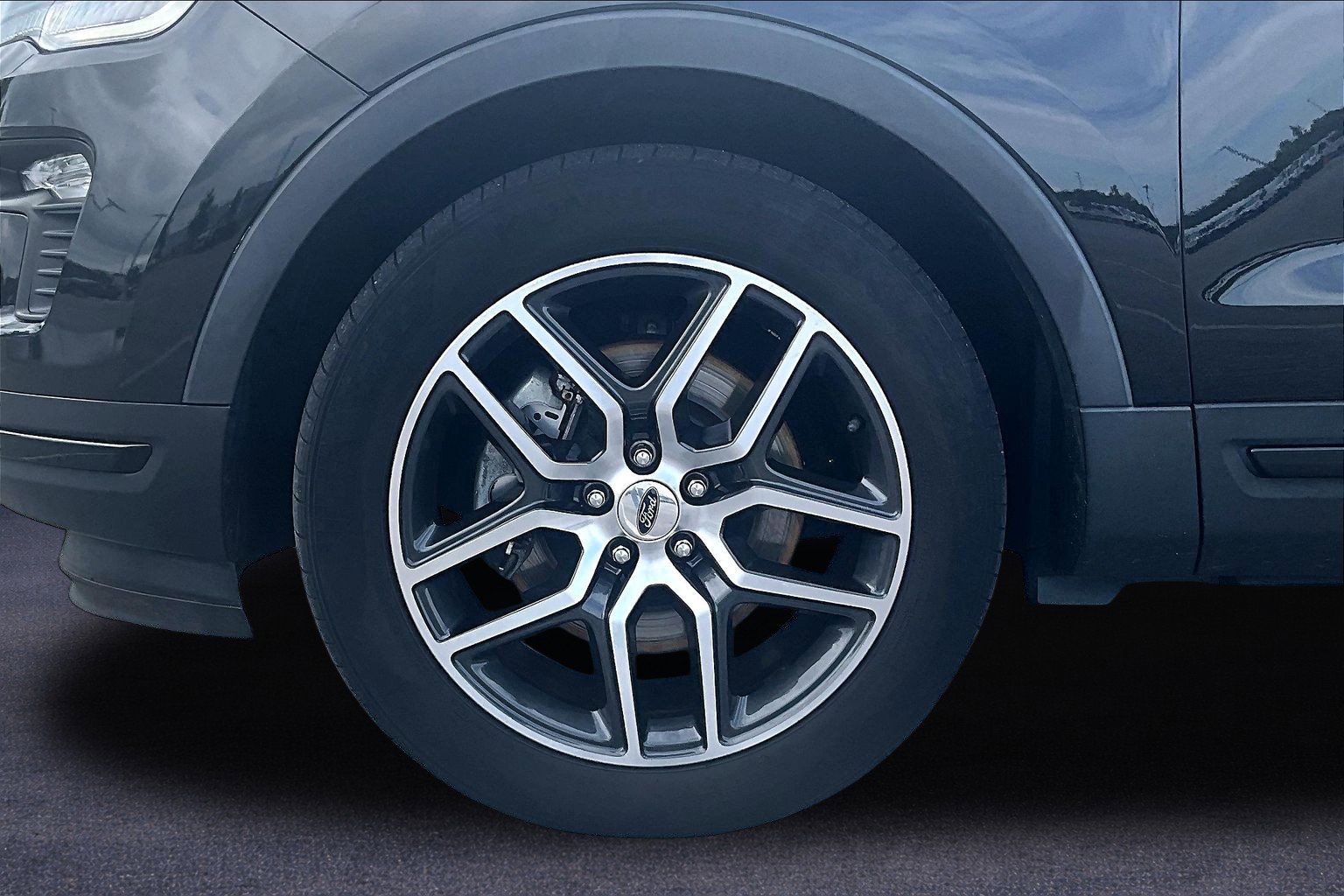 Used 2019 Ford Explorer Sport w/ Equipment Group 401A AWD/4WD image 35