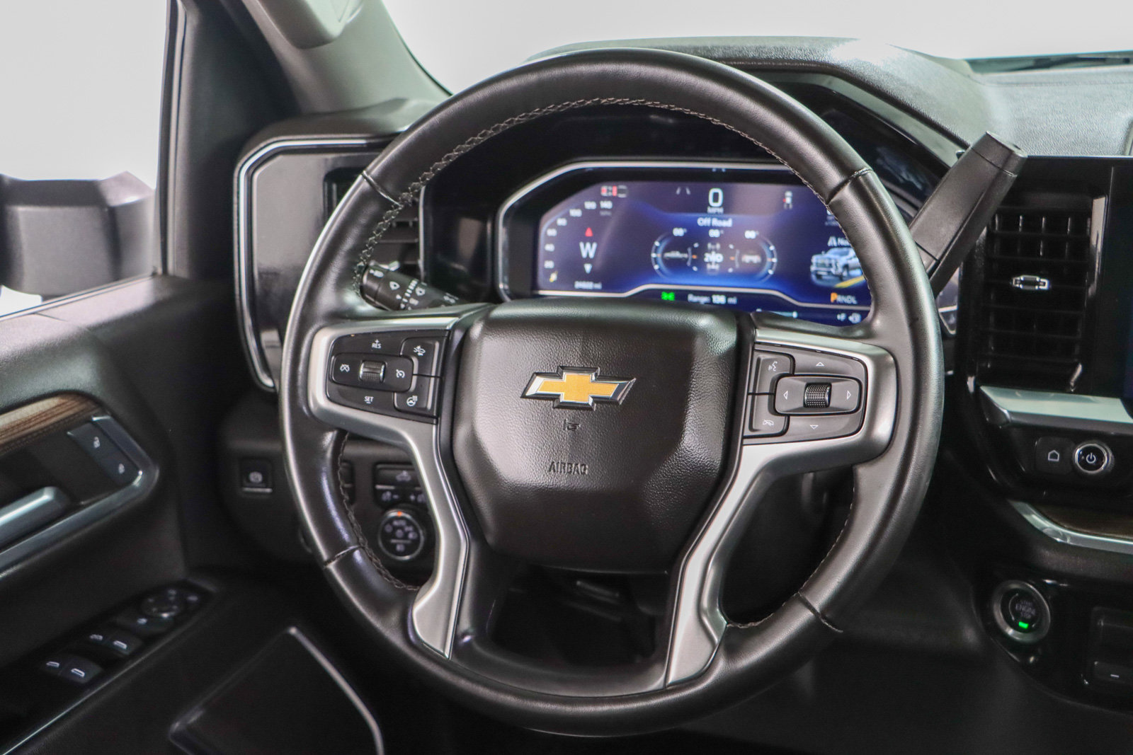Used 2024 Chevrolet Silverado 3500 LT w/ Convenience Package image 13