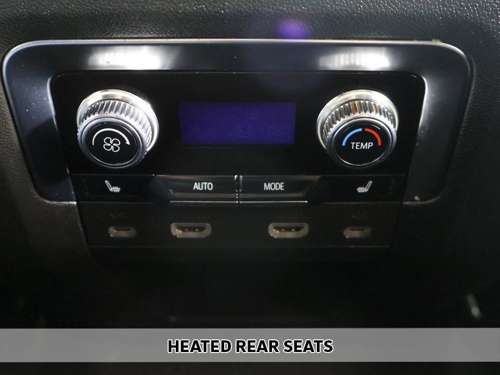 Used 2023 GMC Yukon XL AT4 w/ AT4 Premium Plus Package AWD/4WD image 12