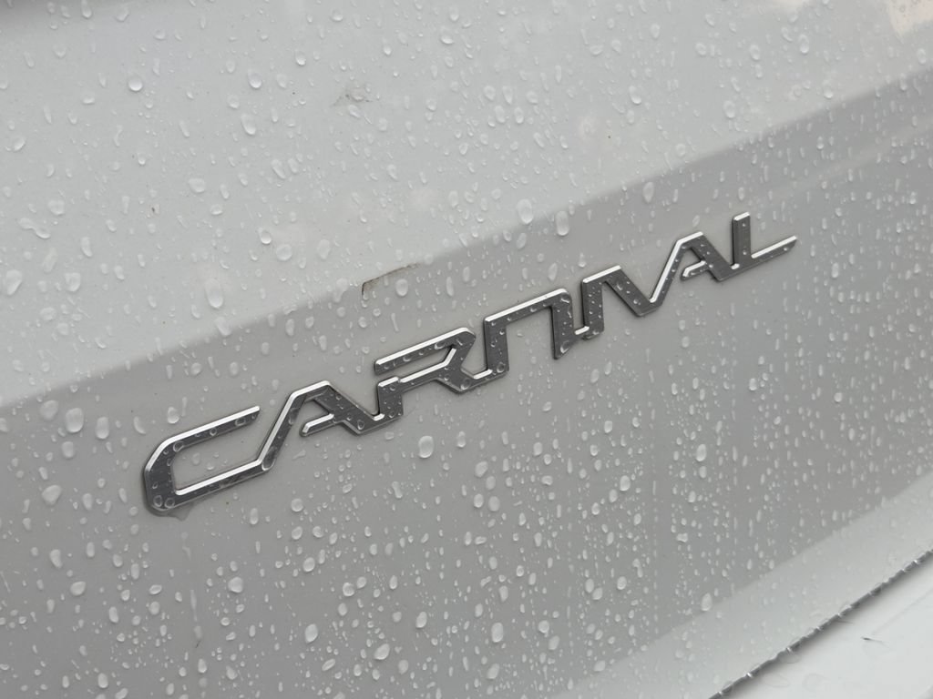 Used 2024 Kia Carnival LX FWD image 15