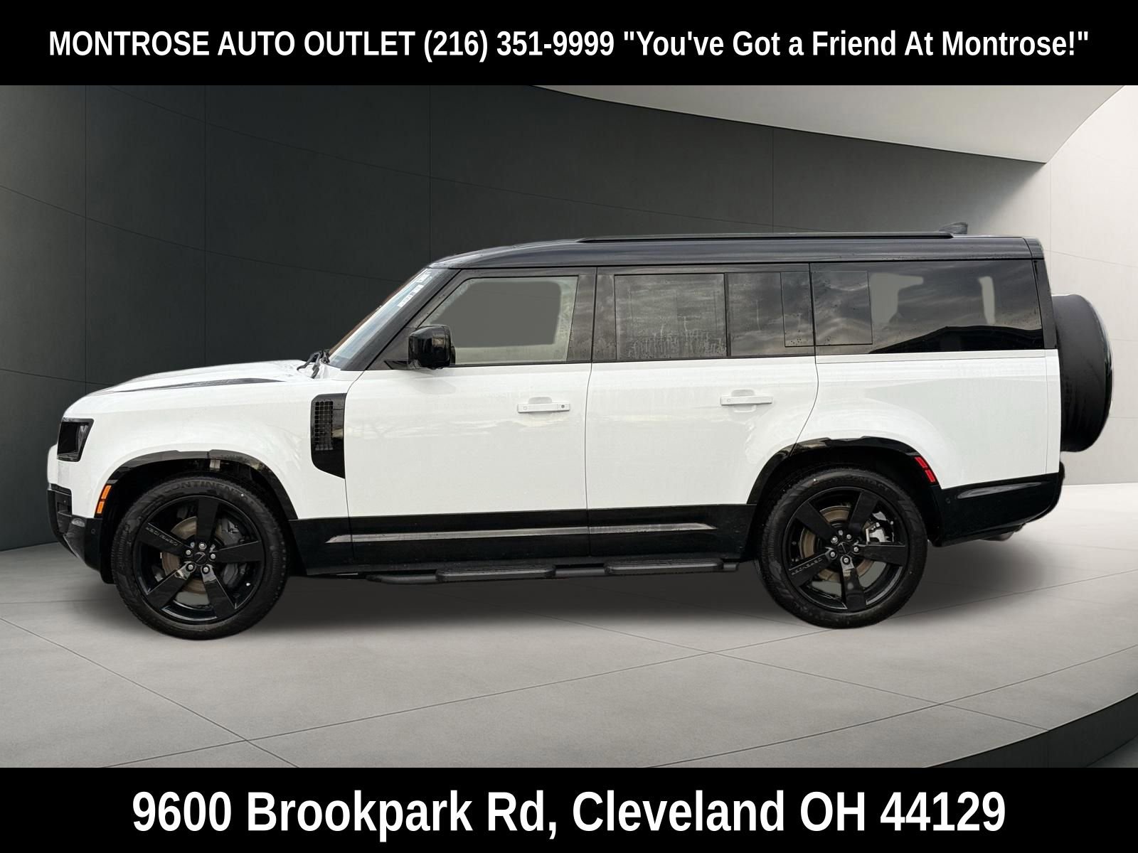 New 2026 Land Rover Defender 130 X-Dynamic SE image 2