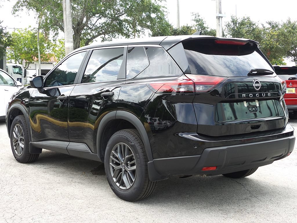 Used 2024 Nissan Rogue S FWD image 6