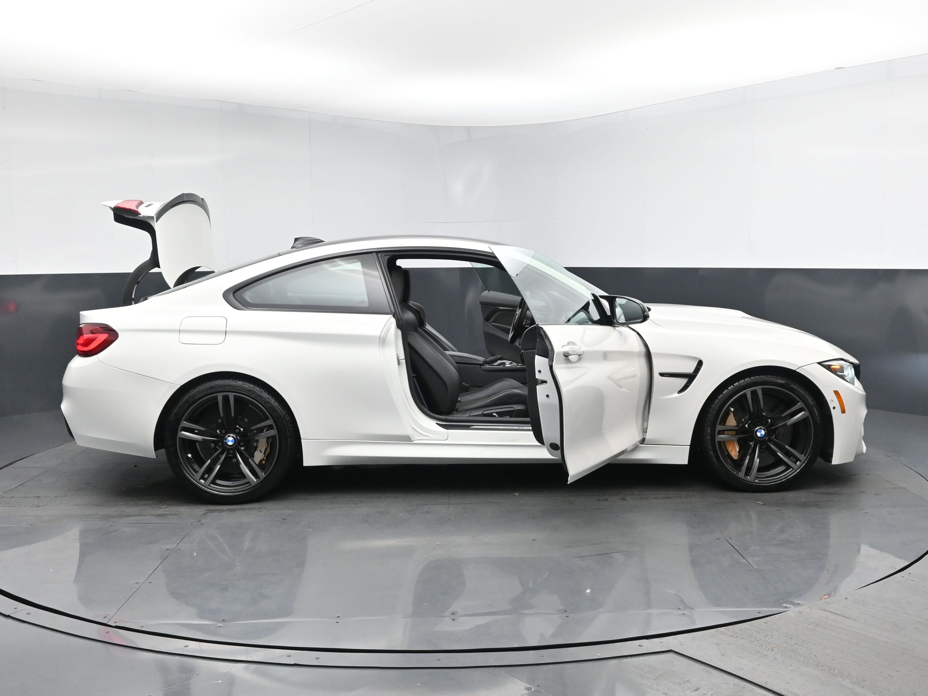 Used 2020 BMW M4 Coupe image 29