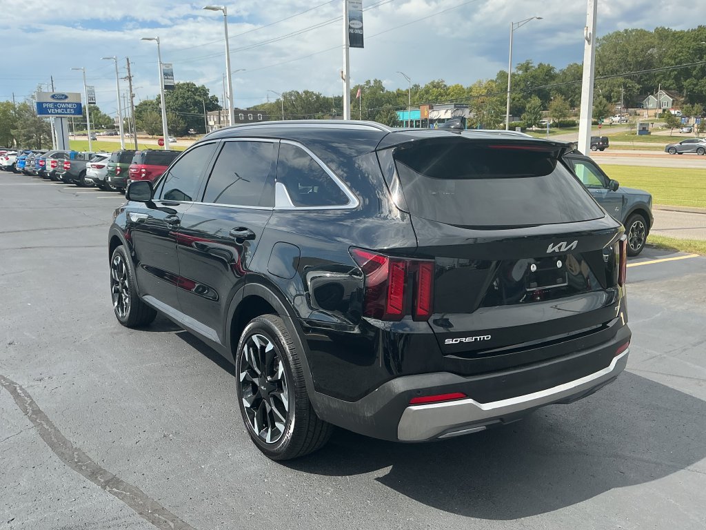Used 2025 Kia Sorento EX w/ Panoramic Sunroof Package AWD/4WD image 6