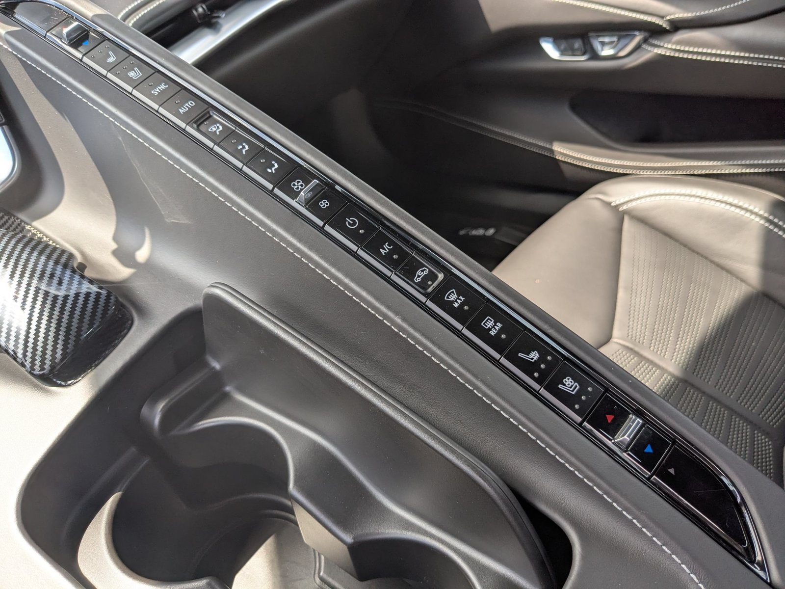Used 2023 Chevrolet Corvette Stingray Premium Conv w/ Z51 Performance Package RWD image 16