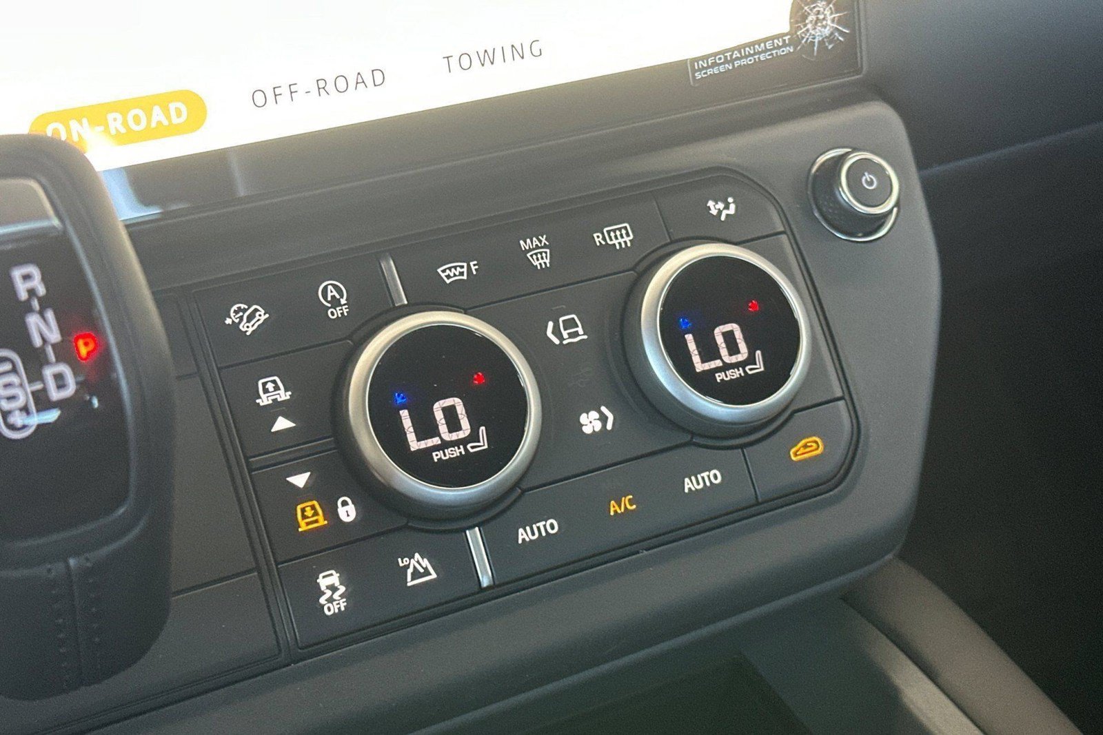 New 2026 Land Rover Defender 110 X-Dynamic SE AWD/4WD image 11