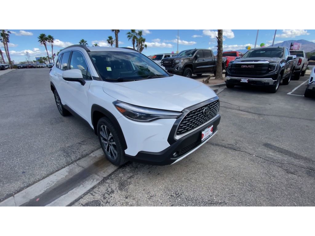 Used 2022 Toyota Corolla Cross XLE AWD/4WD image 2