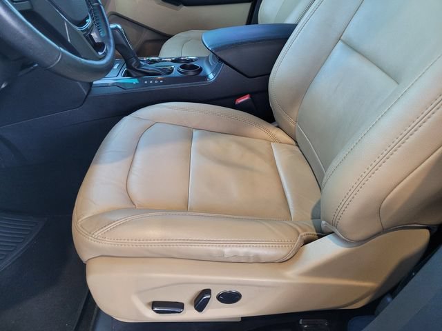 Used 2017 Ford Explorer XLT w/ Equipment Group 202A FWD image 16