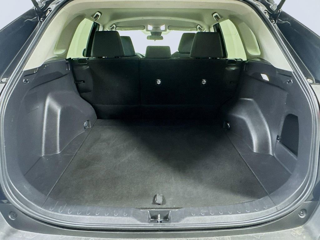 Used 2022 Toyota RAV4 LE image 22