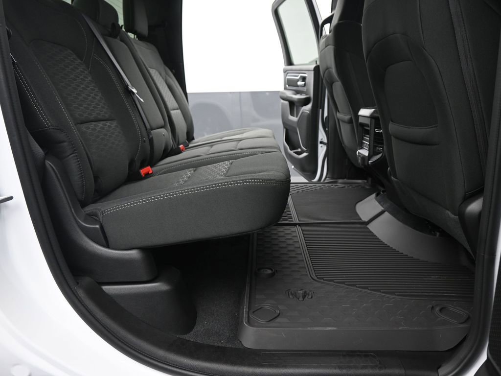 New 2026 RAM 1500 4x4 Crew Cab image 17