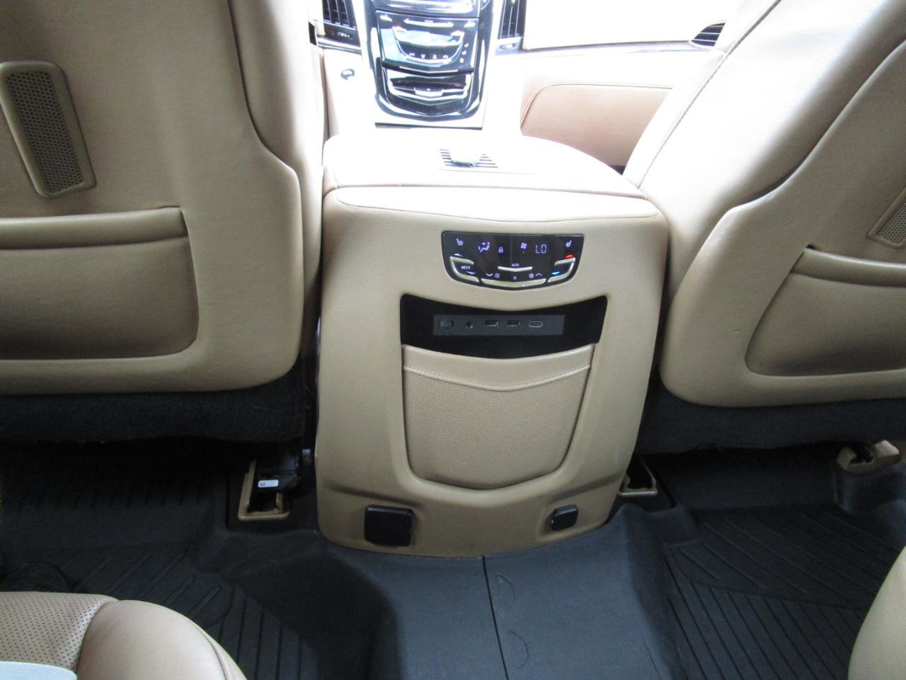 Used 2019 Cadillac Escalade ESV Platinum image 15