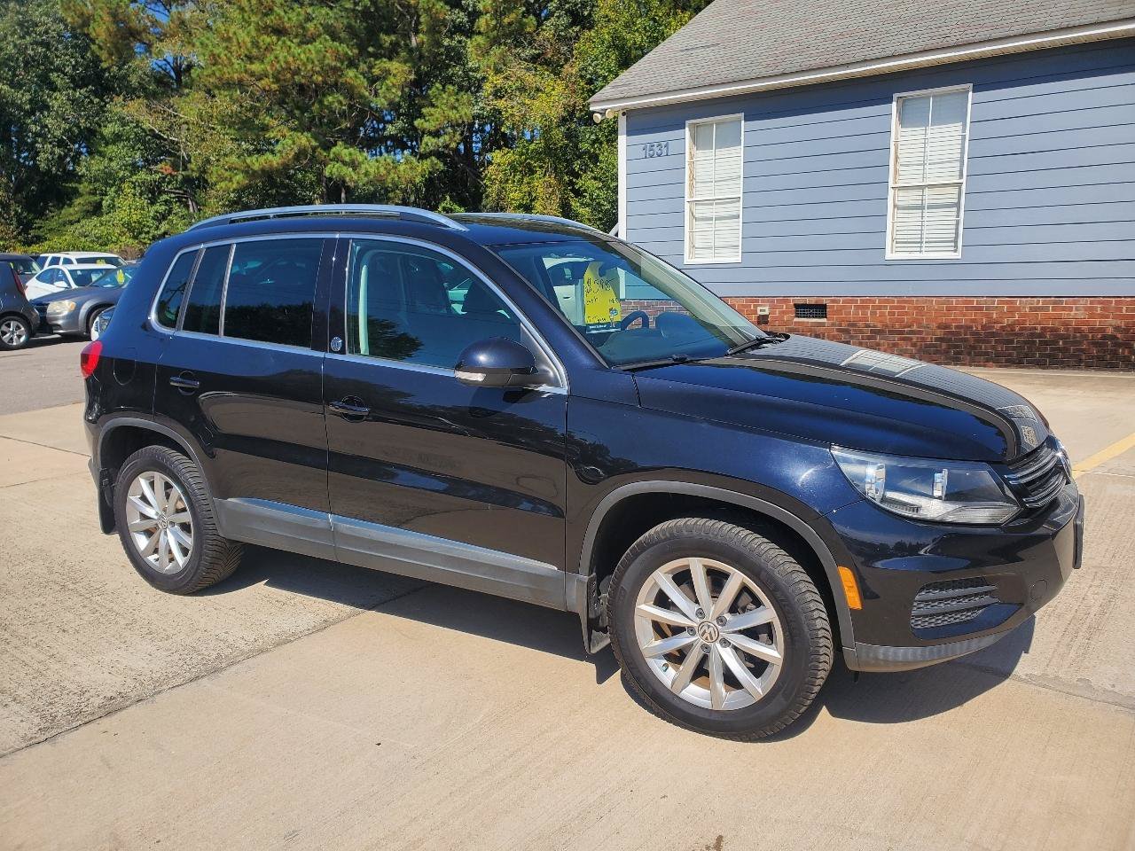 Used 2017 Volkswagen Tiguan Wolfsburg Edition AWD/4WD image 3
