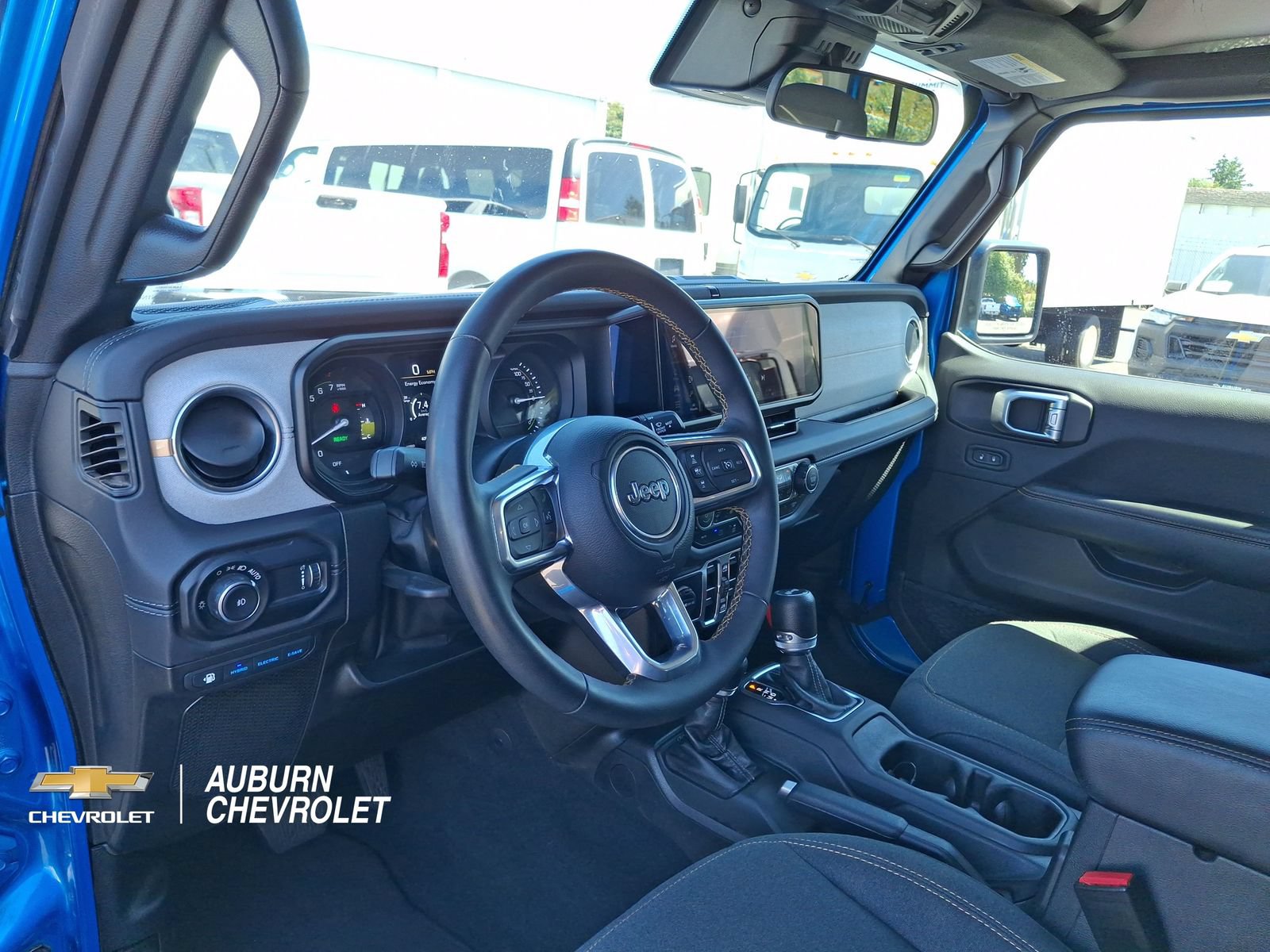 Used 2024 Jeep Wrangler Unlimited Sahara AWD/4WD image 13