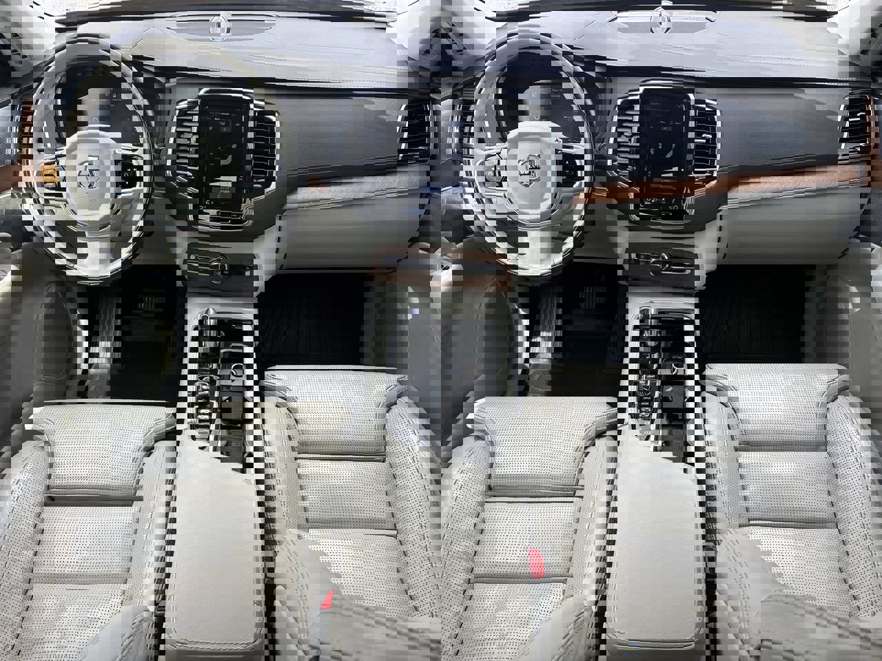 Used 2017 Volvo XC90 T8 Inscription w/ Vision Package image 13