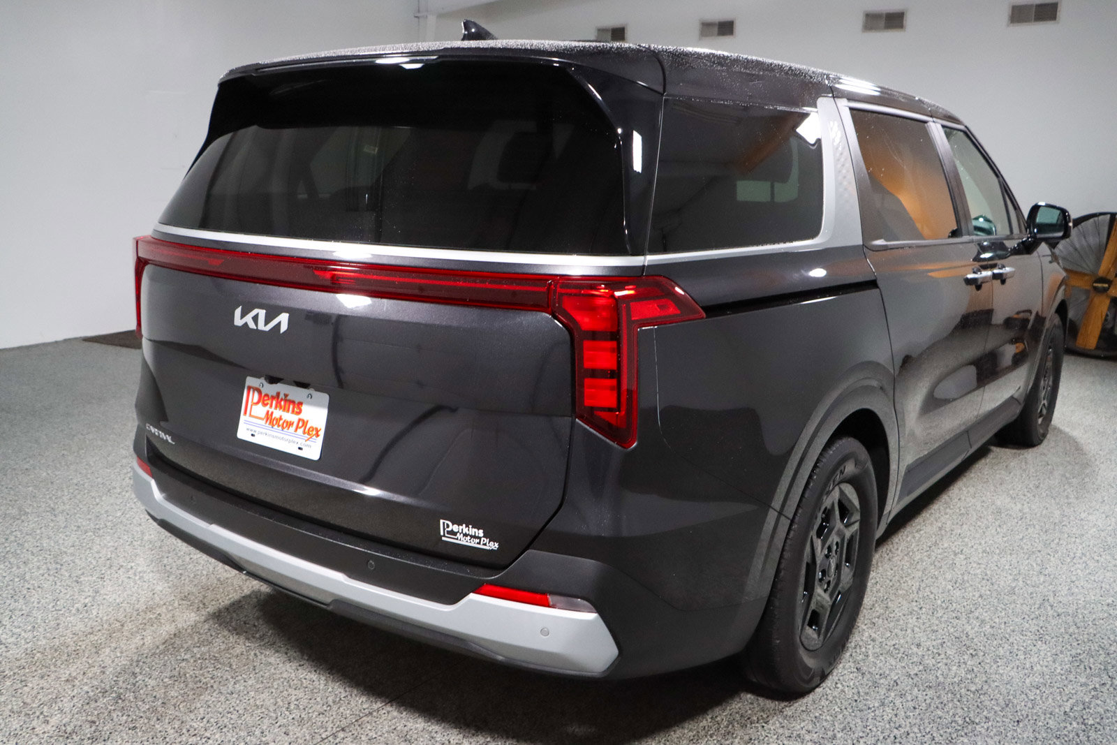 Used 2025 Kia Carnival image 7