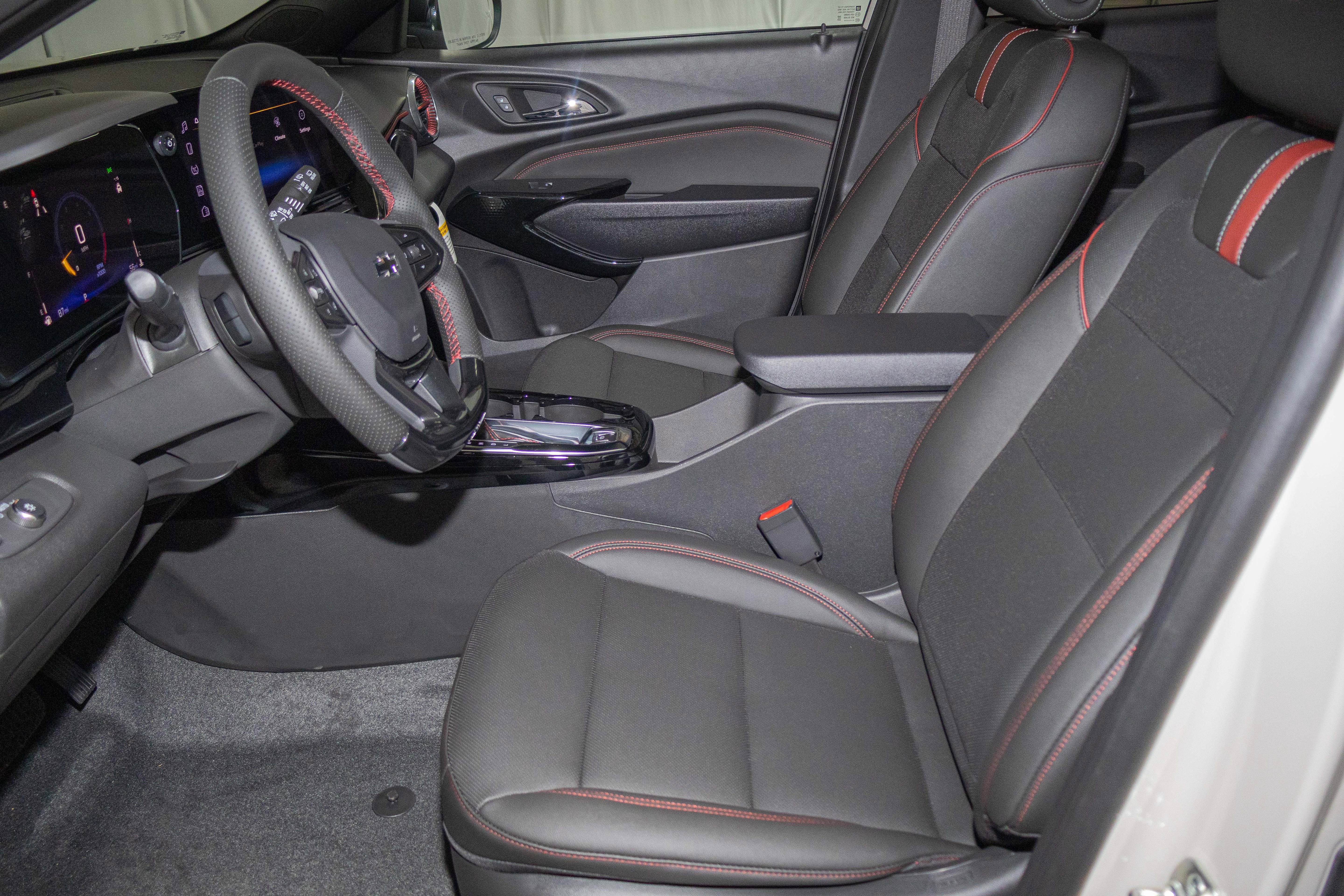 New 2026 Chevrolet Trax RS w/ Sunroof Package image 8