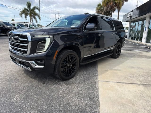 New 2026 GMC Yukon XL Elevation w/ LPO, Elevation Black Package AWD/4WD image 4