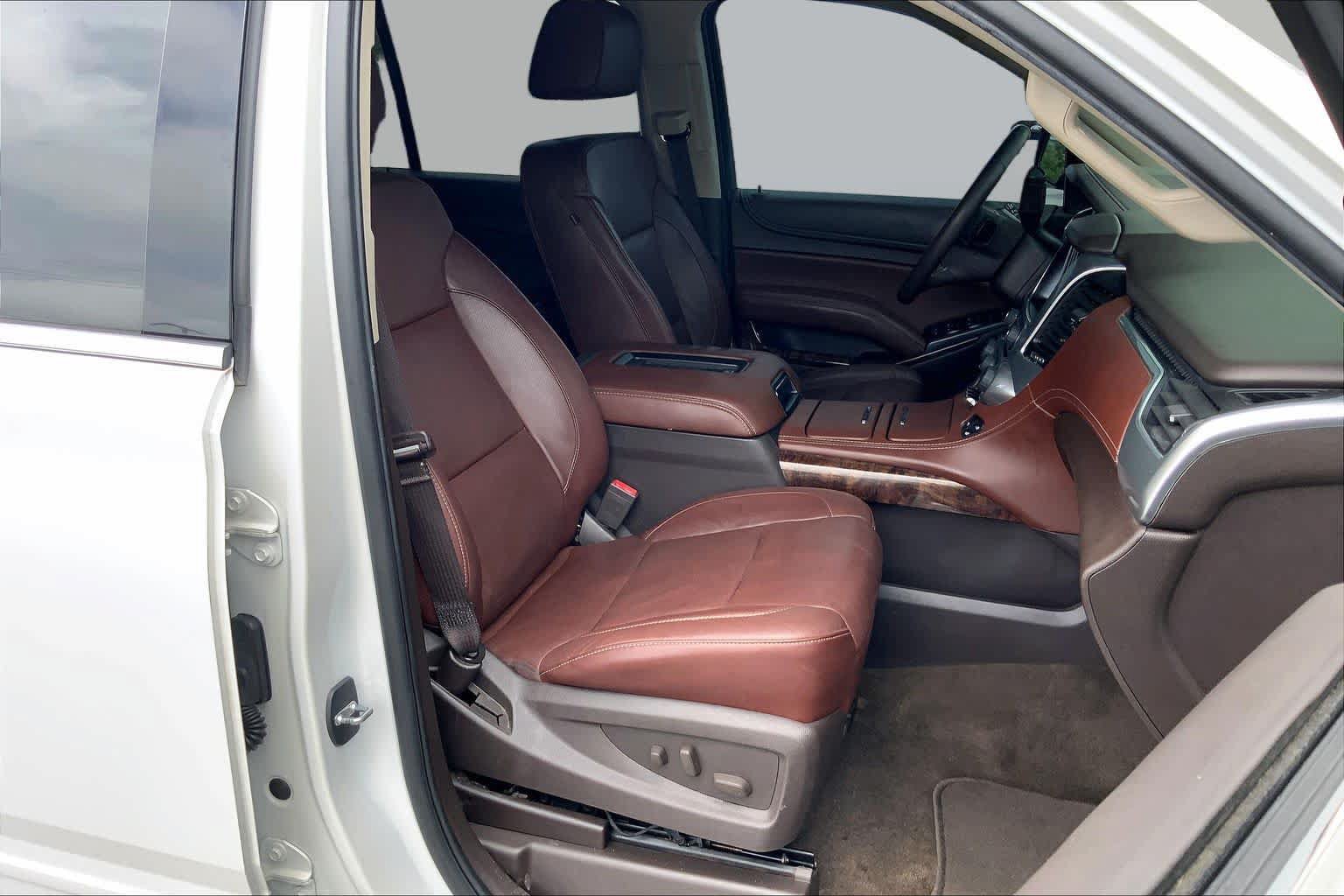 Used 2017 Chevrolet Suburban Premier RWD image 9