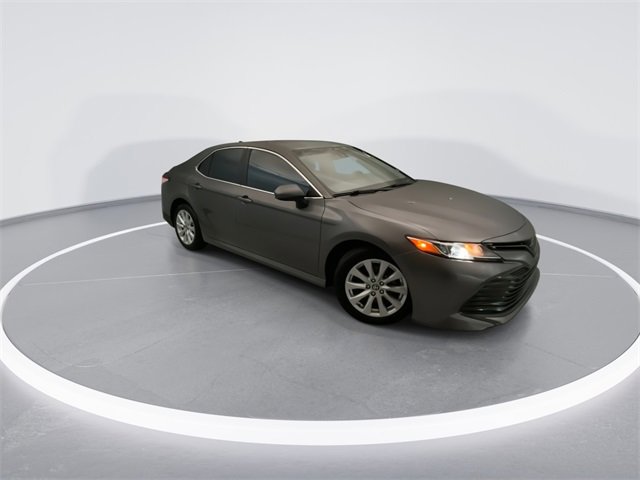 Used 2020 Toyota Camry LE image 6