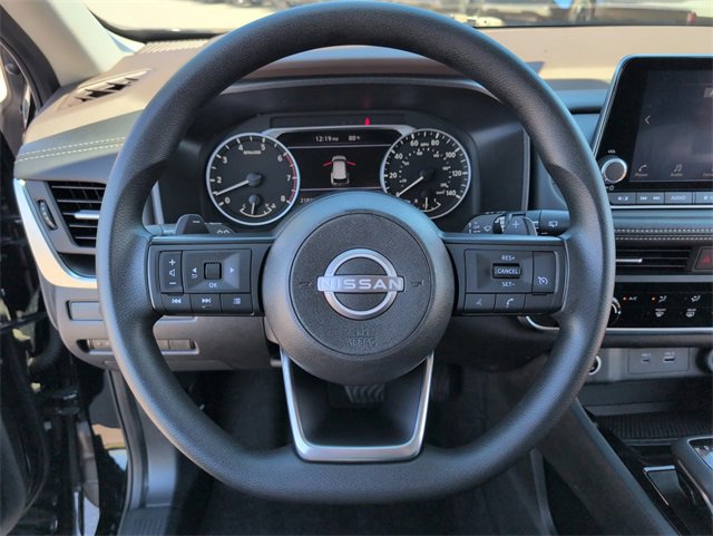 Used 2023 Nissan Rogue S image 22