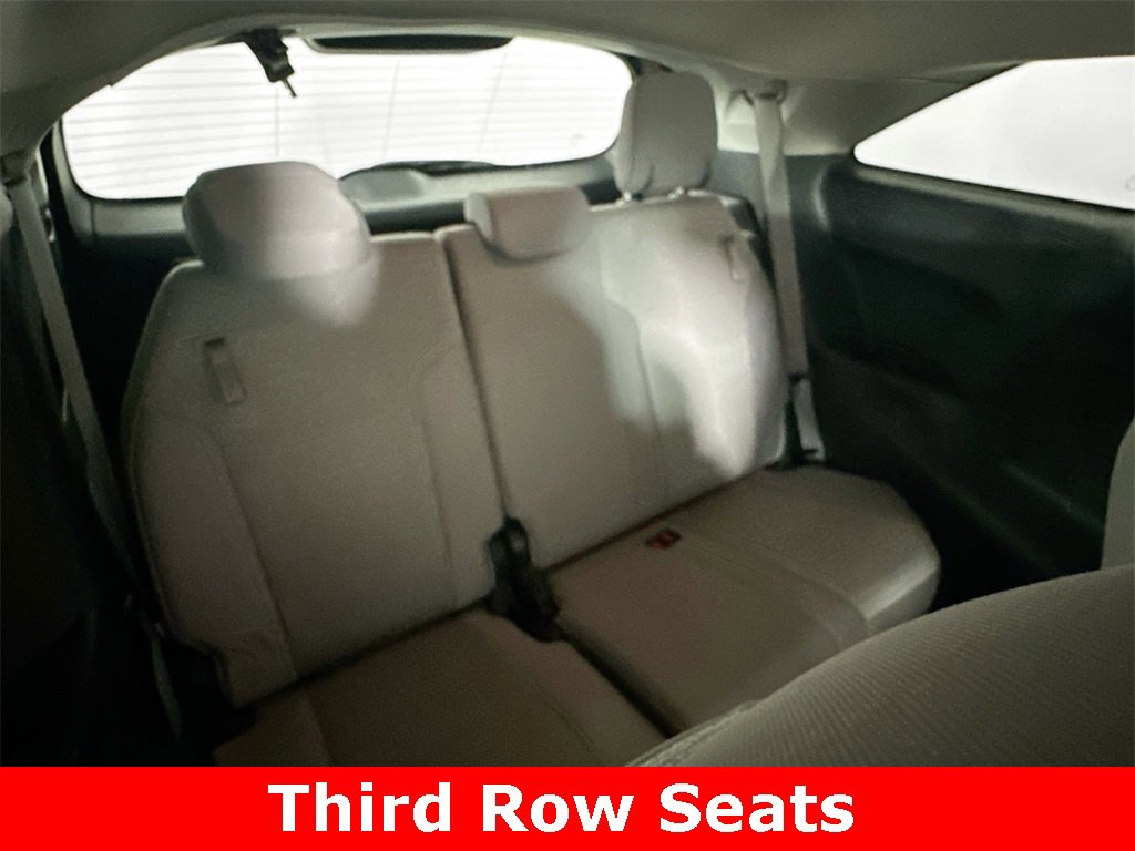 Used 2025 Toyota Sienna LE image 7