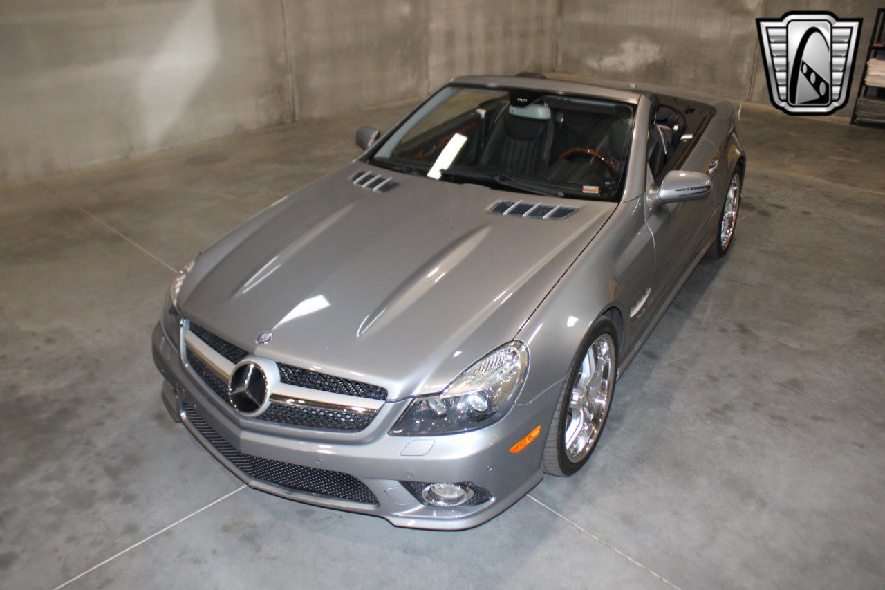 Used 2011 Mercedes-Benz SL 550 image 9