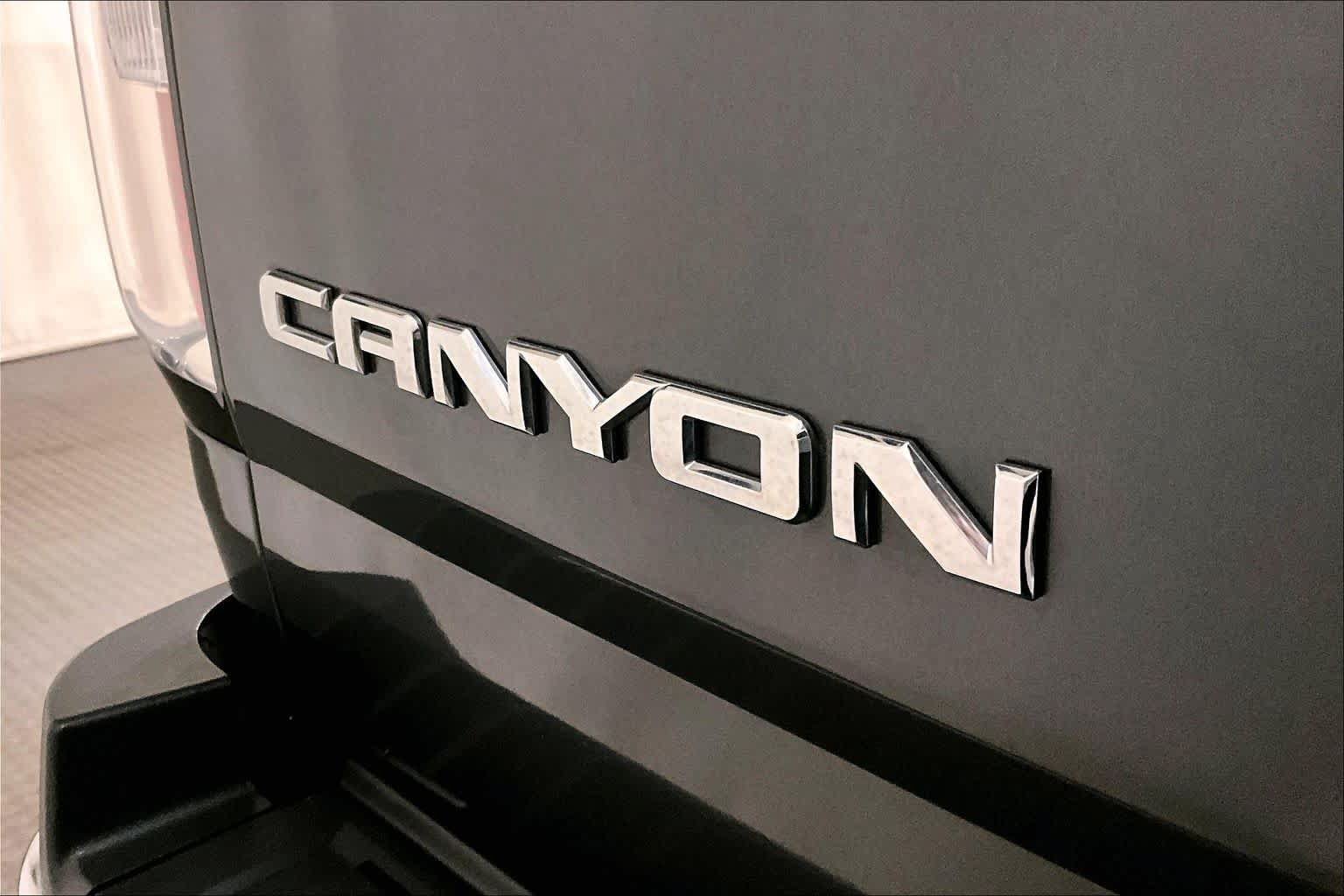 Used 2016 GMC Canyon SLT w/ Driver Alert Package AWD/4WD image 9