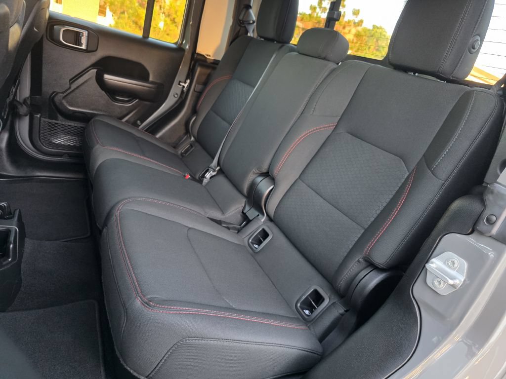 Used 2021 Jeep Gladiator Rubicon AWD/4WD image 31