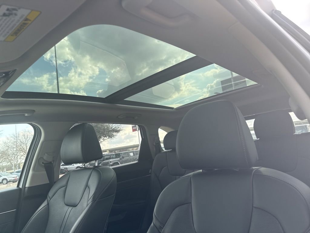 Used 2025 Kia Sorento SX image 24