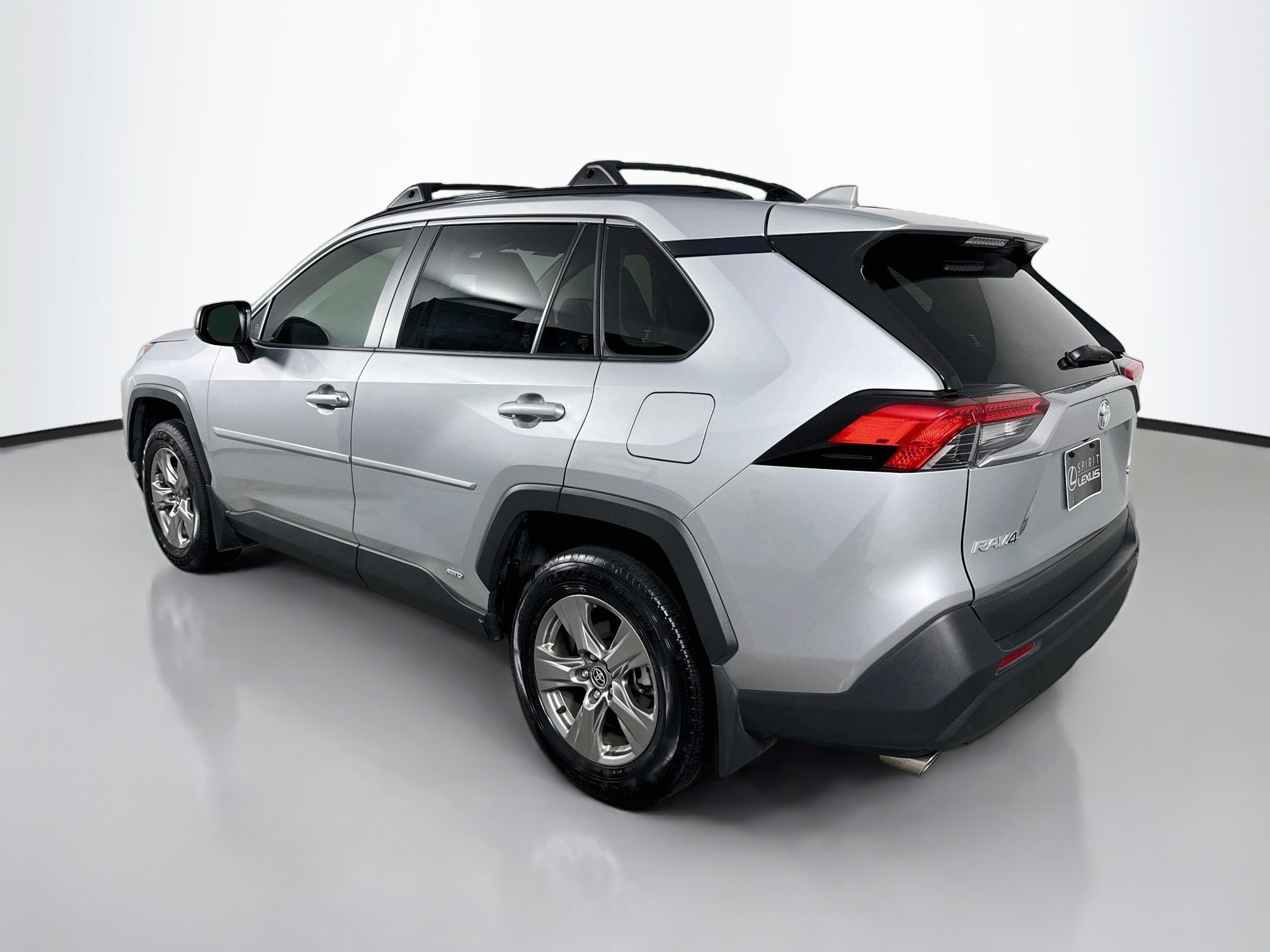 Used 2025 Toyota RAV4 LE AWD/4WD image 5