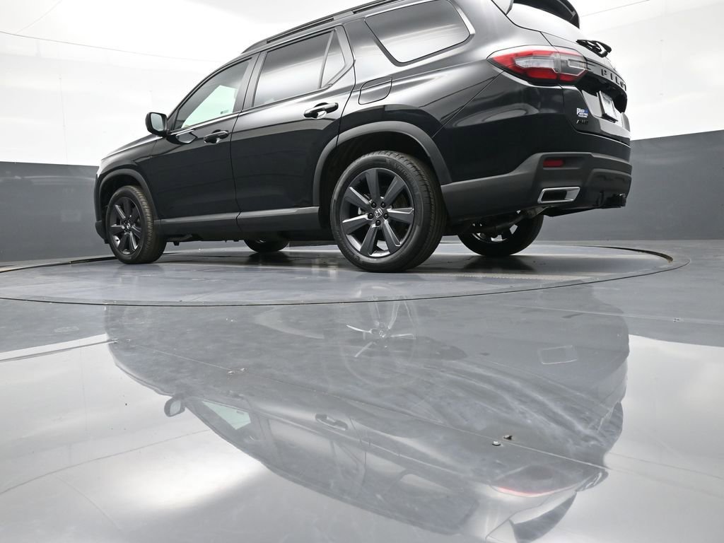 Certified 2023 Honda Pilot Sport image 32