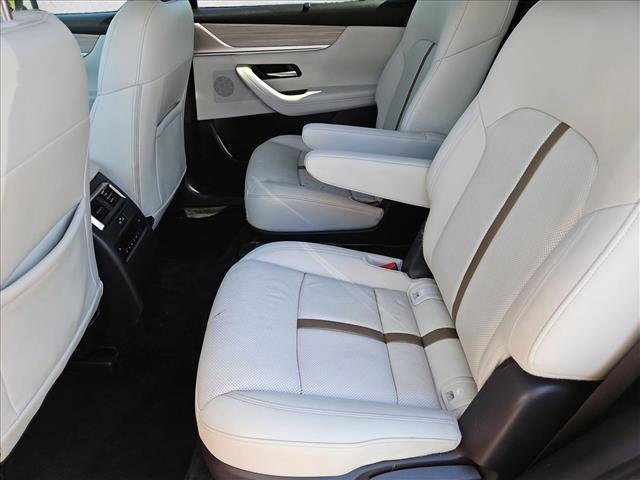 Used 2024 MAZDA CX-90 3.3 Turbo w/ Premium Plus Pkg image 27