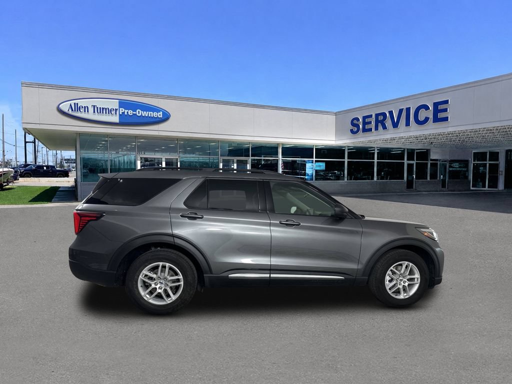 Used 2025 Ford Explorer Active w/ Active Comfort Package RWD image 9