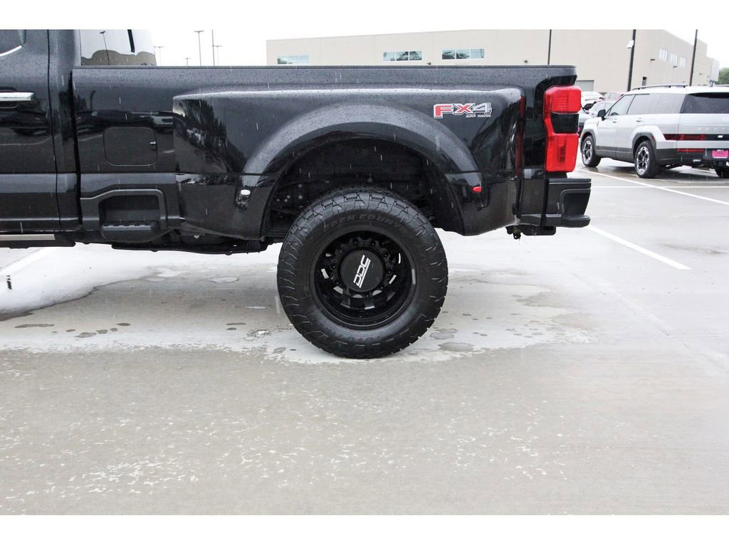Used 2024 Ford F450 Platinum w/ FX4 Off-Road Package AWD/4WD image 31
