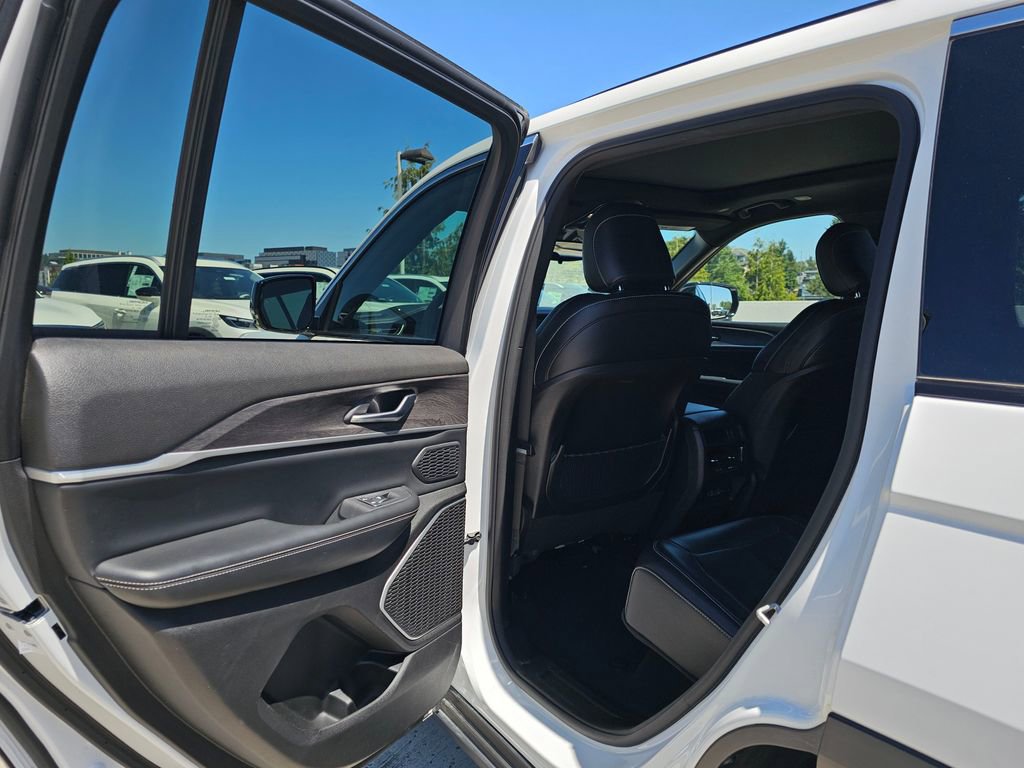 Used 2024 Jeep Grand Cherokee Limited 4xe image 18